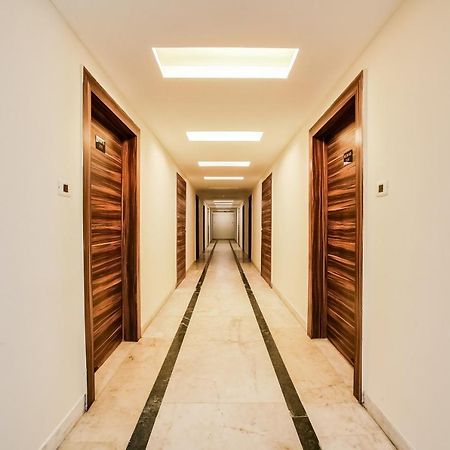 Capital O 61351 Waii International Hotel Bhalukpung Kültér fotó