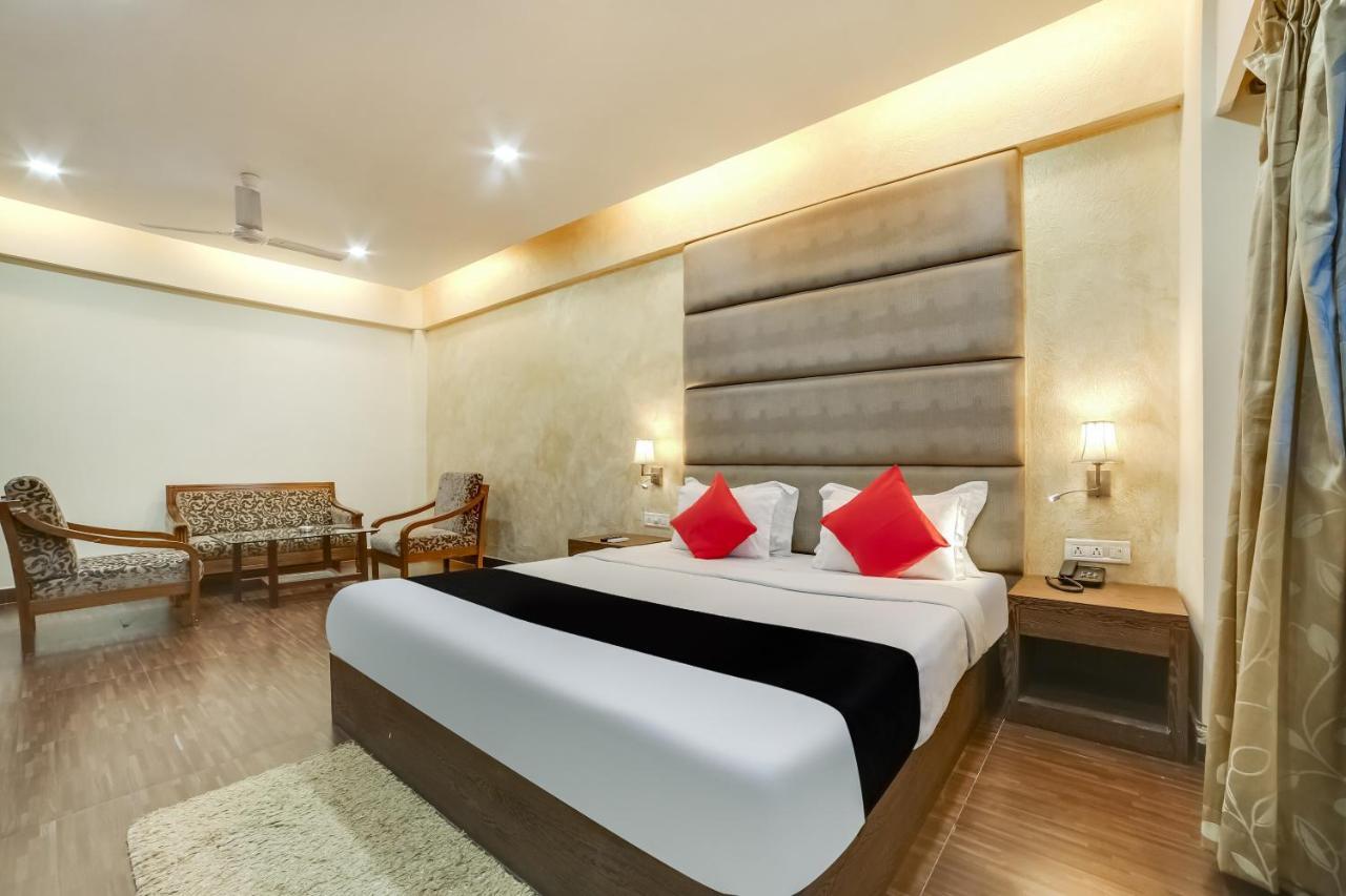 Capital O 61351 Waii International Hotel Bhalukpung Szoba fotó