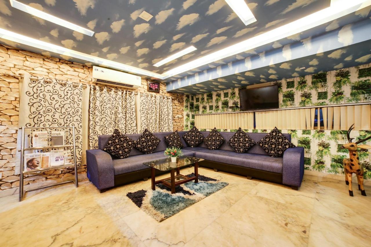 Capital O 61351 Waii International Hotel Bhalukpung Kültér fotó