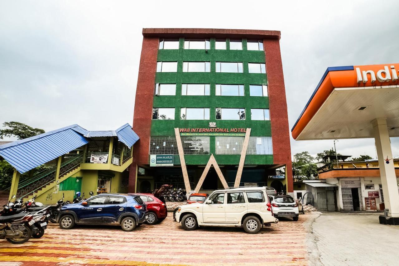 Capital O 61351 Waii International Hotel Bhalukpung Kültér fotó
